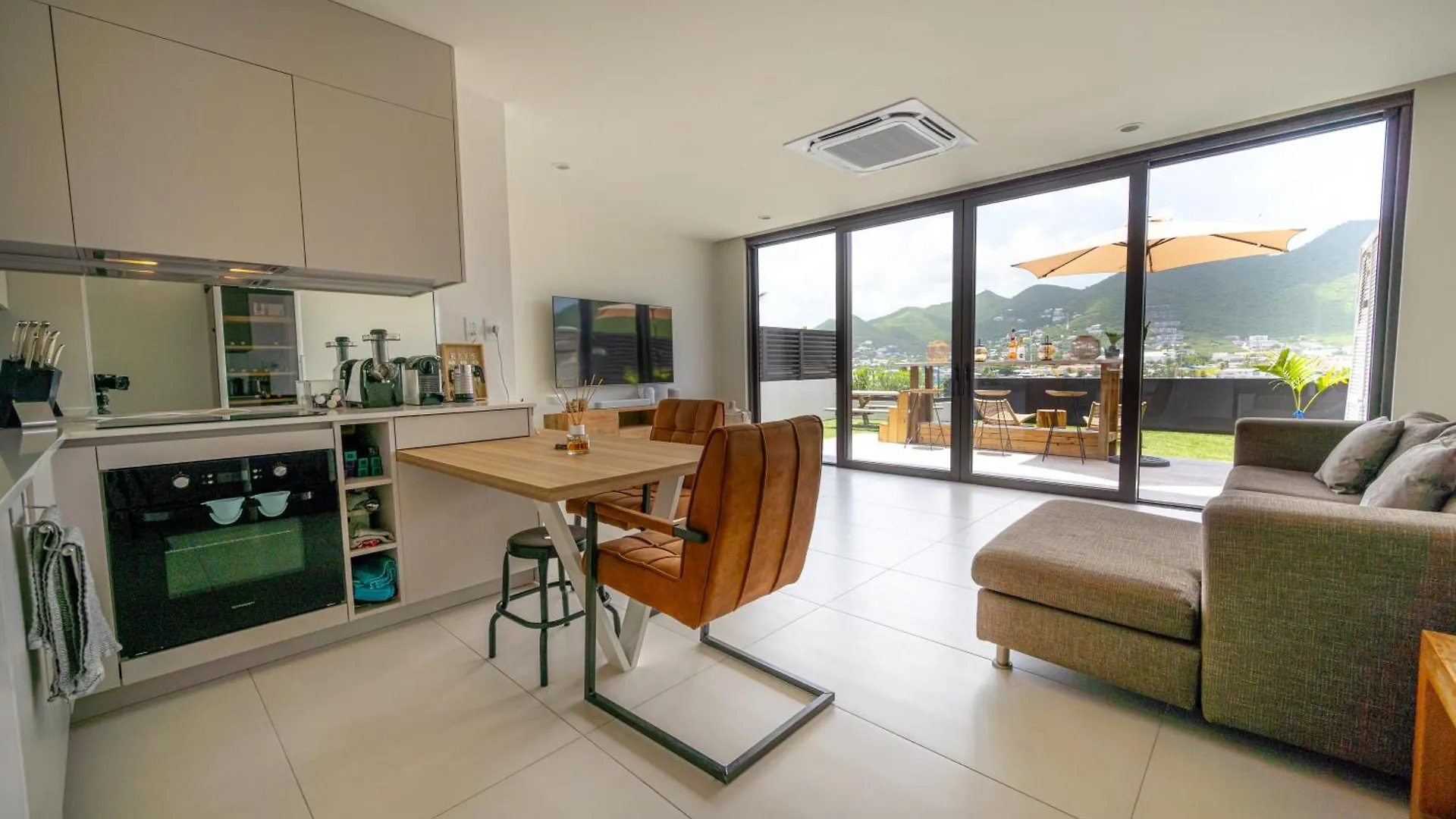 The Hills Residence Simpson Bay 0*,