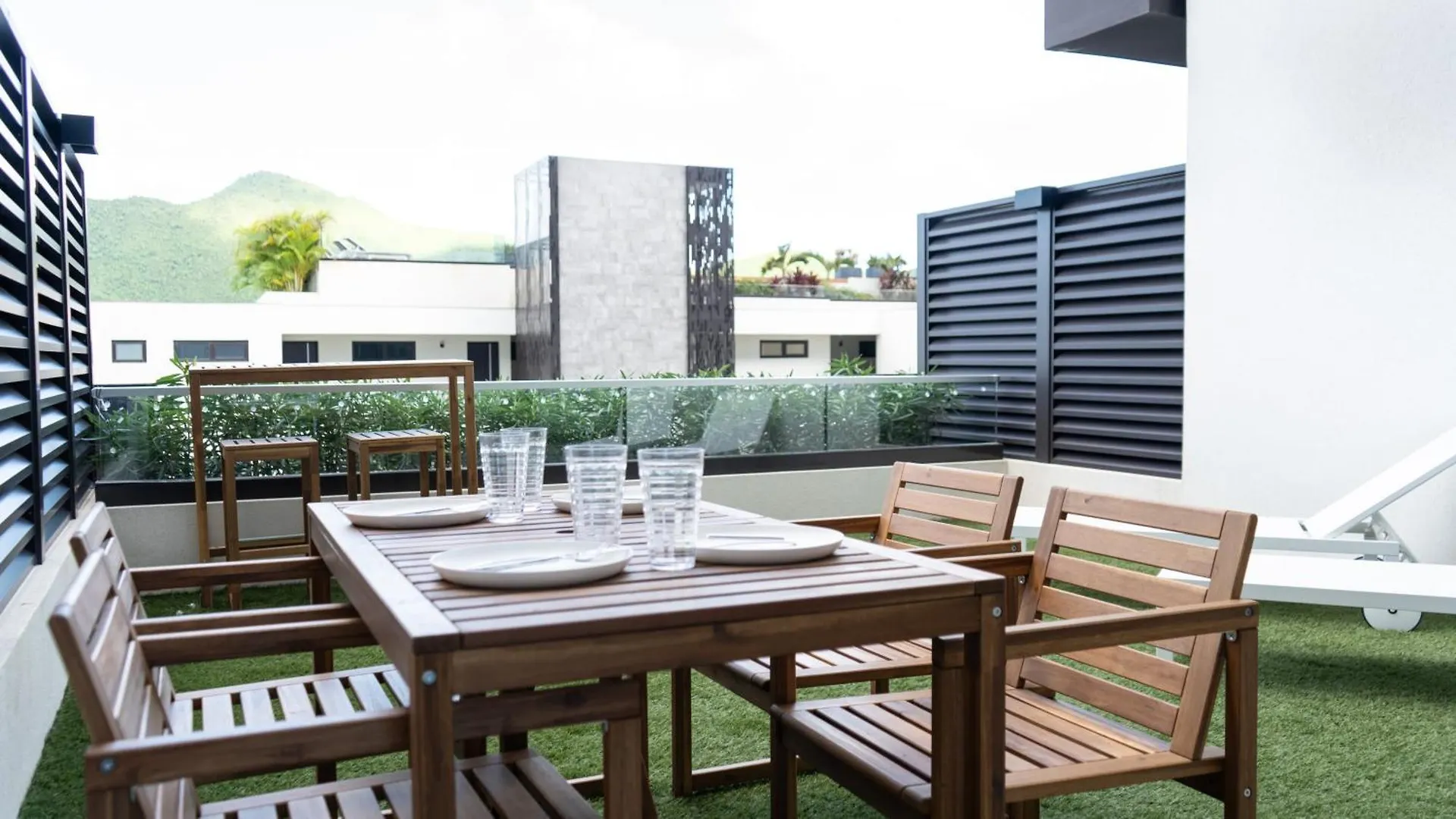 The Hills Residence Simpson Bay Aparthotel