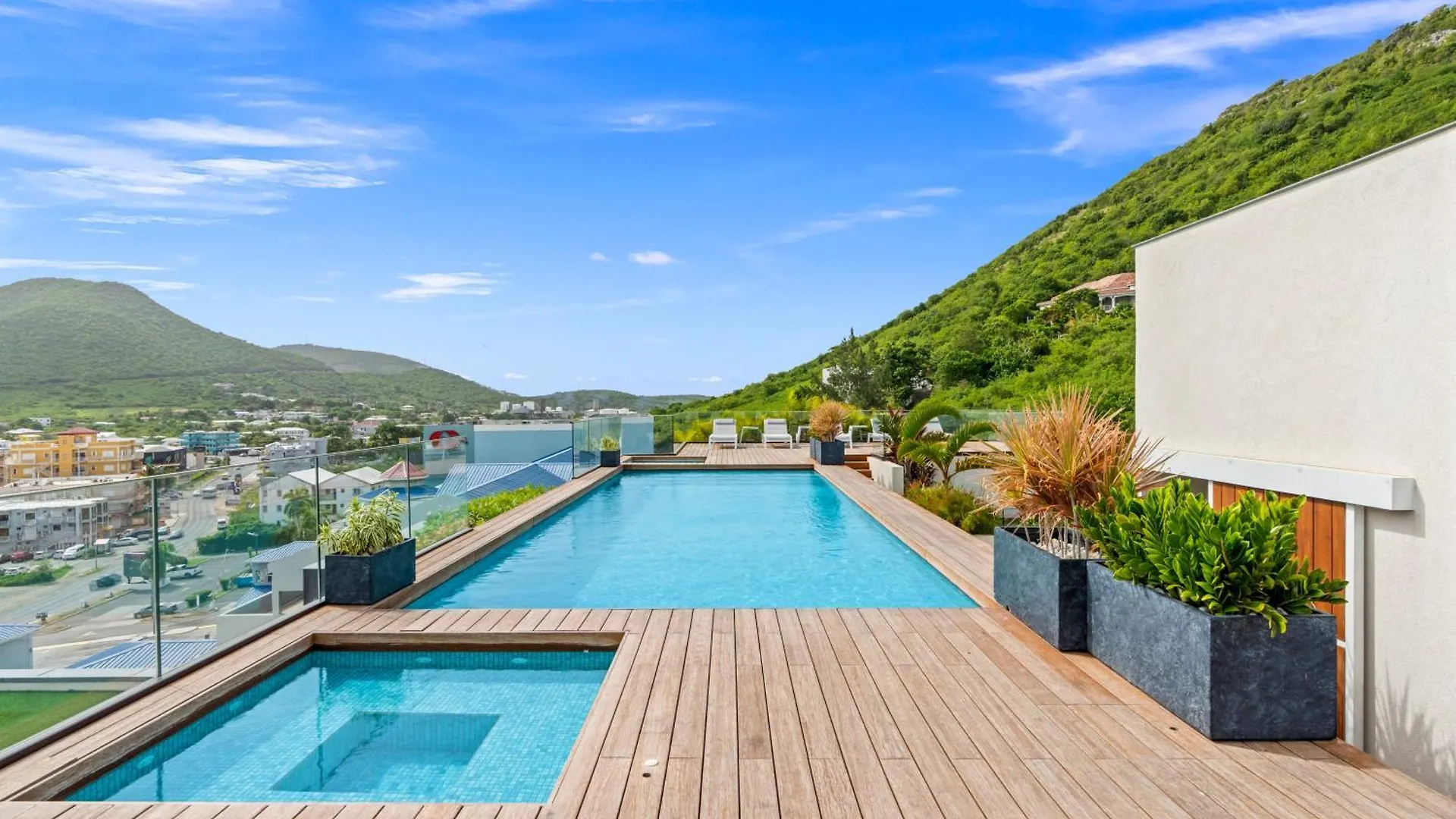 The Hills Residence Simpson Bay 0*,